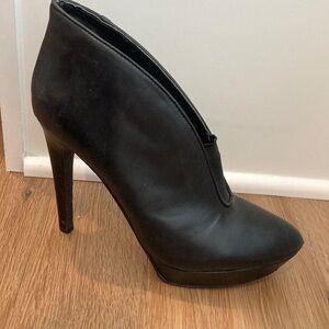 Black bootie heel